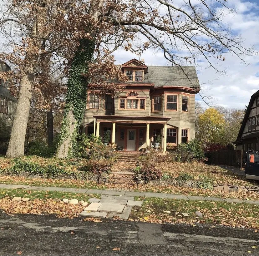 Custom landscape design in Hillside, NJ by Closeknit Property Maintenance