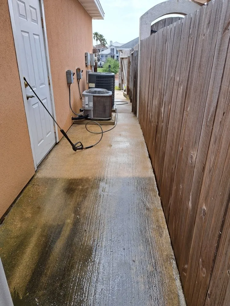 Trusted yard maintenance in Corpus Christi, TX - Cloud 9 Lawncare and Services