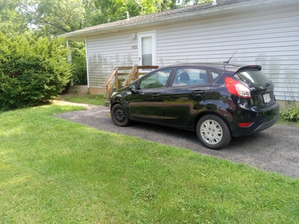 Reliable lawn mowing service experts serving Granite City, IL - Cloud 9 Nine