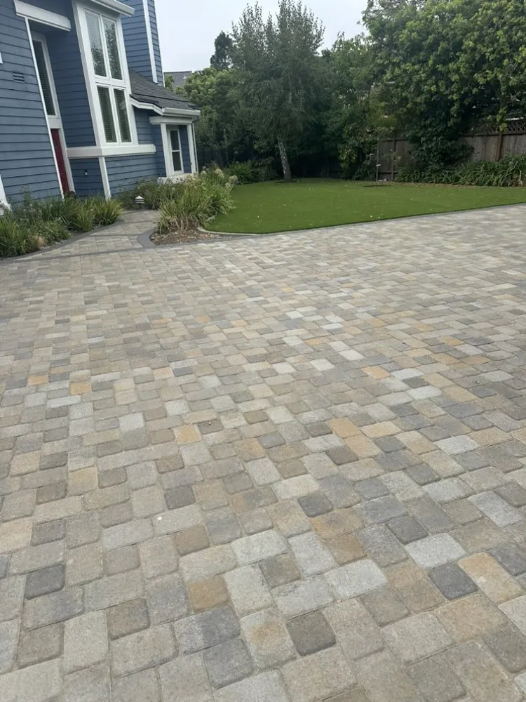 Expert landscape installation in Saratoga, CA by Clover Hardscape and Construction