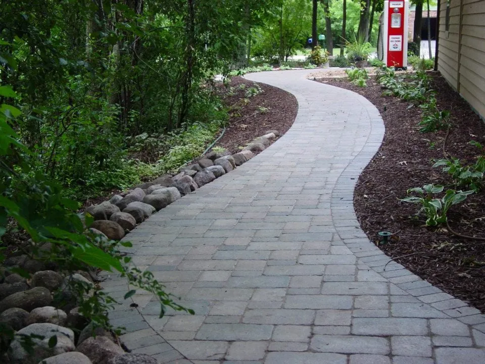 Top-rated garden landscaping experts serving Oshkosh, WI - Cloverleaf Landscaping & Retail Center