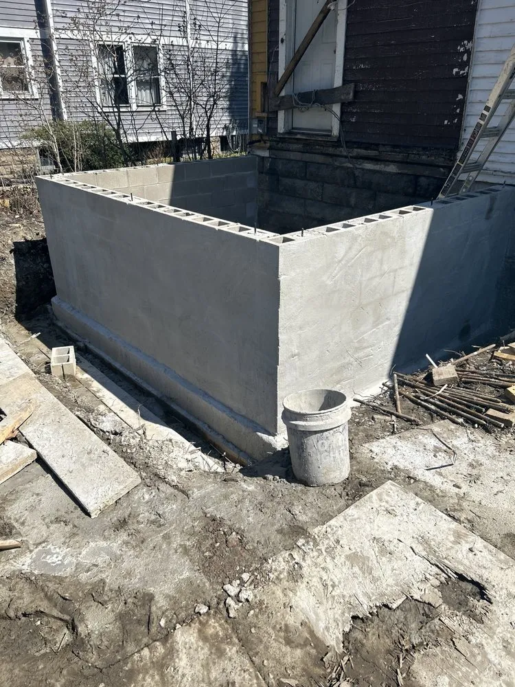 Reliable outdoor landscaping experts serving North Ridgeville, OH - Cloverleaf Property Management