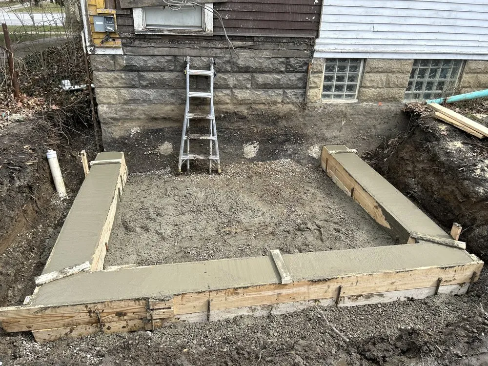 Expert outdoor landscaping experts serving North Ridgeville, OH - Cloverleaf Property Management