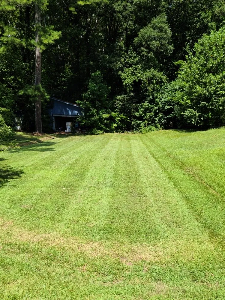 Professional garden landscaping in Bonifay, FL - Clover’s Lawn Care