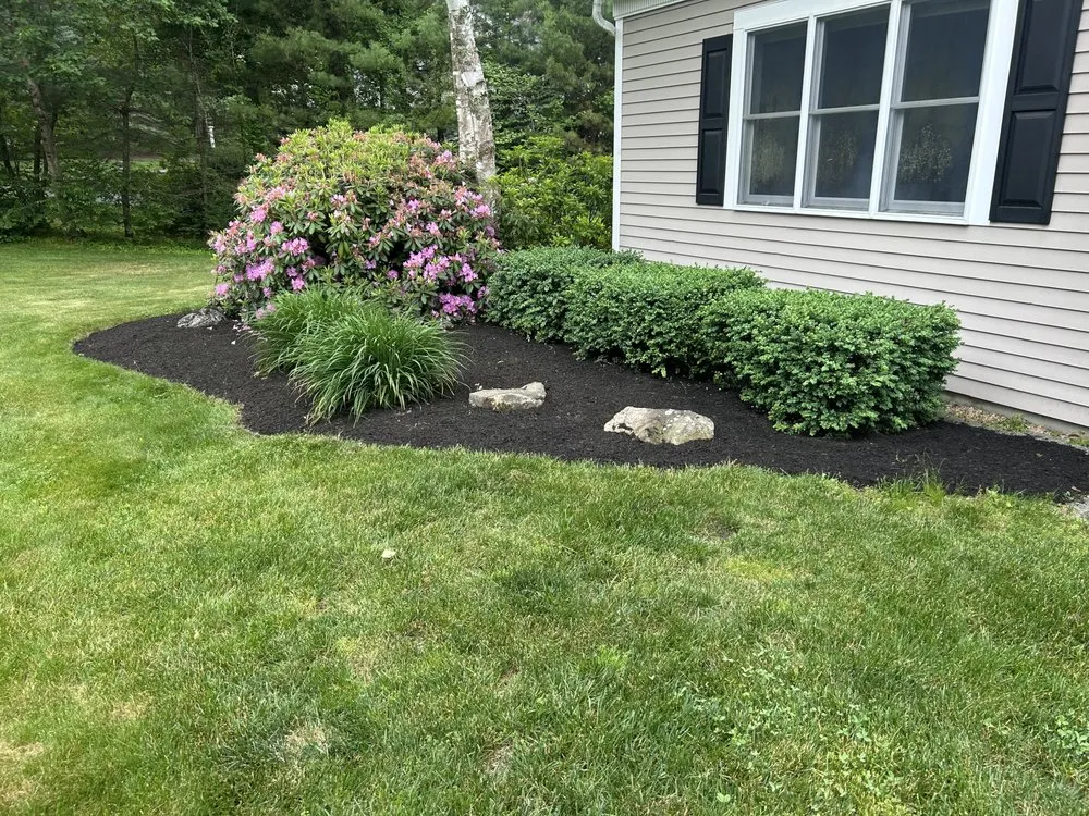 Top-rated lawn mowing service in Dover, MA - Clovers Lawn Care