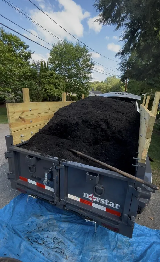 Affordable lawn mowing service in Dover, MA - Clovers Lawn Care