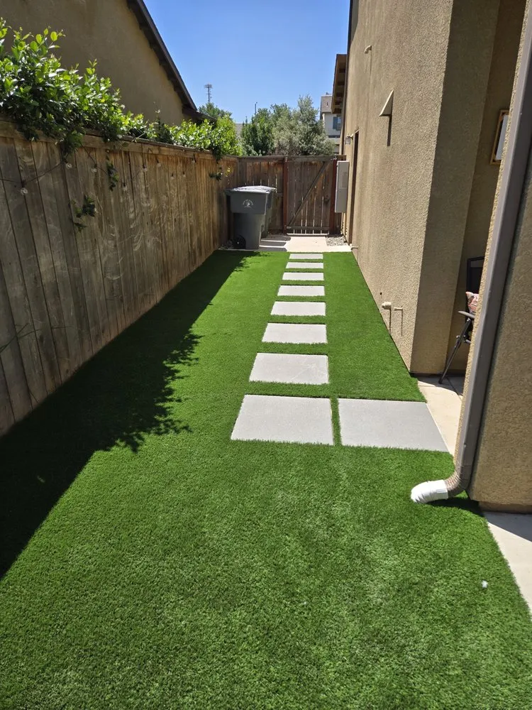 Reliable garden landscaping in Clovis, CA by Clovis Lawn Services