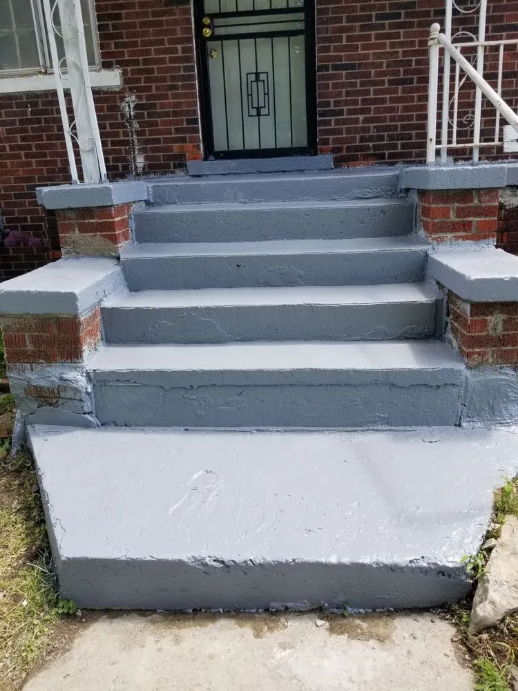 Custom yard cleanup service in Detroit, MI by CLR Handyman & Landscapes