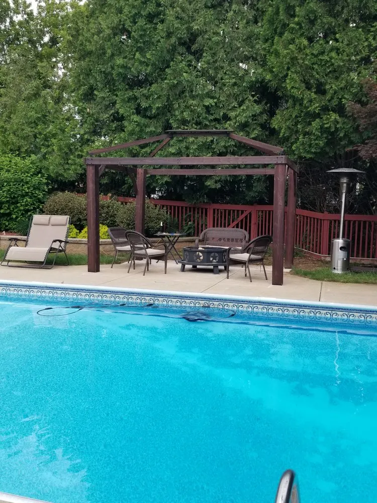 Top-rated lawn mowing service in Detroit, MI - CLR Handyman & Landscapes