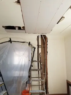 CLR Handyman & Landscapes Logo