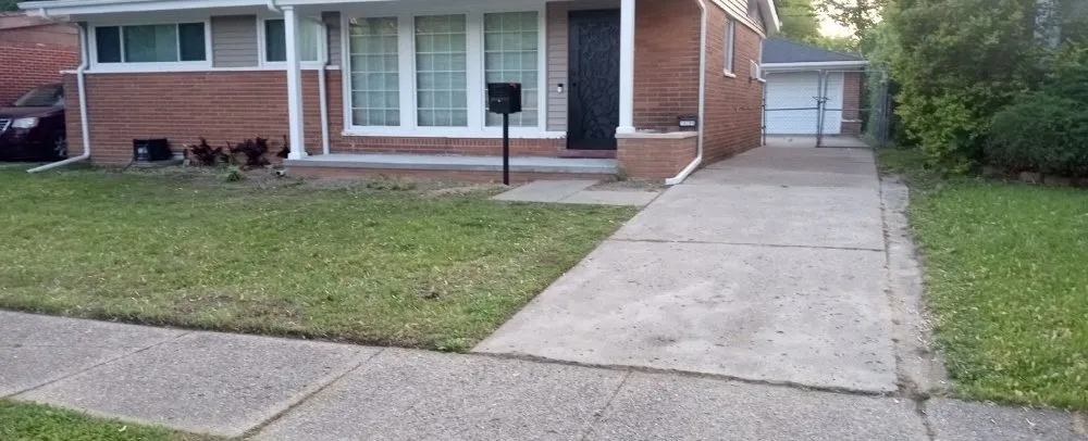 Top-rated yard cleanup service in Detroit, MI - C.L.S. Lawn Care Services