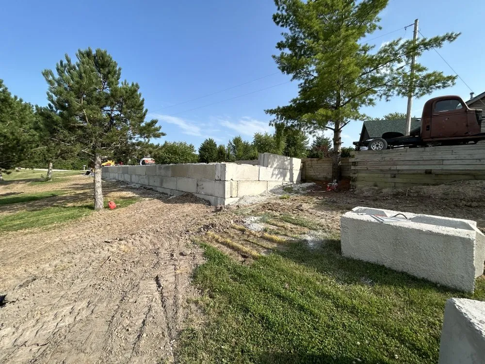 Local residential landscaping experts serving Fairfield, IA - Clubb’s Trucking