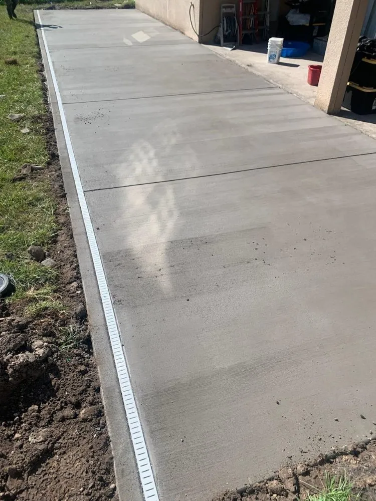 Custom landscaping services for beautiful yards across Auburndale, FL - Clutch Concrete And Landscaping