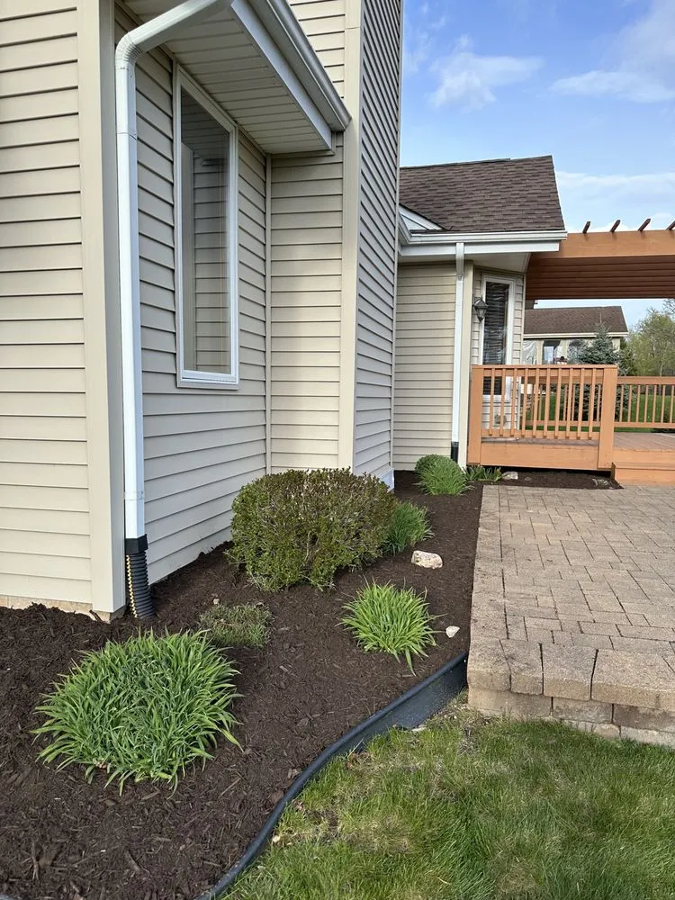 Top-rated lawn mowing service in Rockford, IL by Clutch Cutz Lawn Care