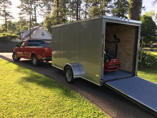 Clutch Lawn Services Logo