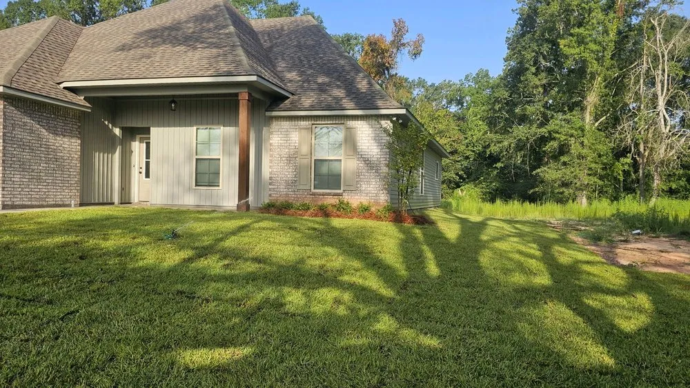 Affordable lawn care service experts serving Covington, LA - CLW Landscaping