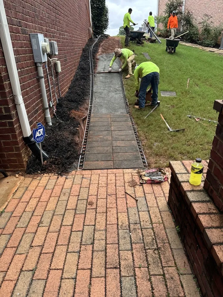 Affordable garden landscaping in Duluth, GA by Clydehorse Landscaping