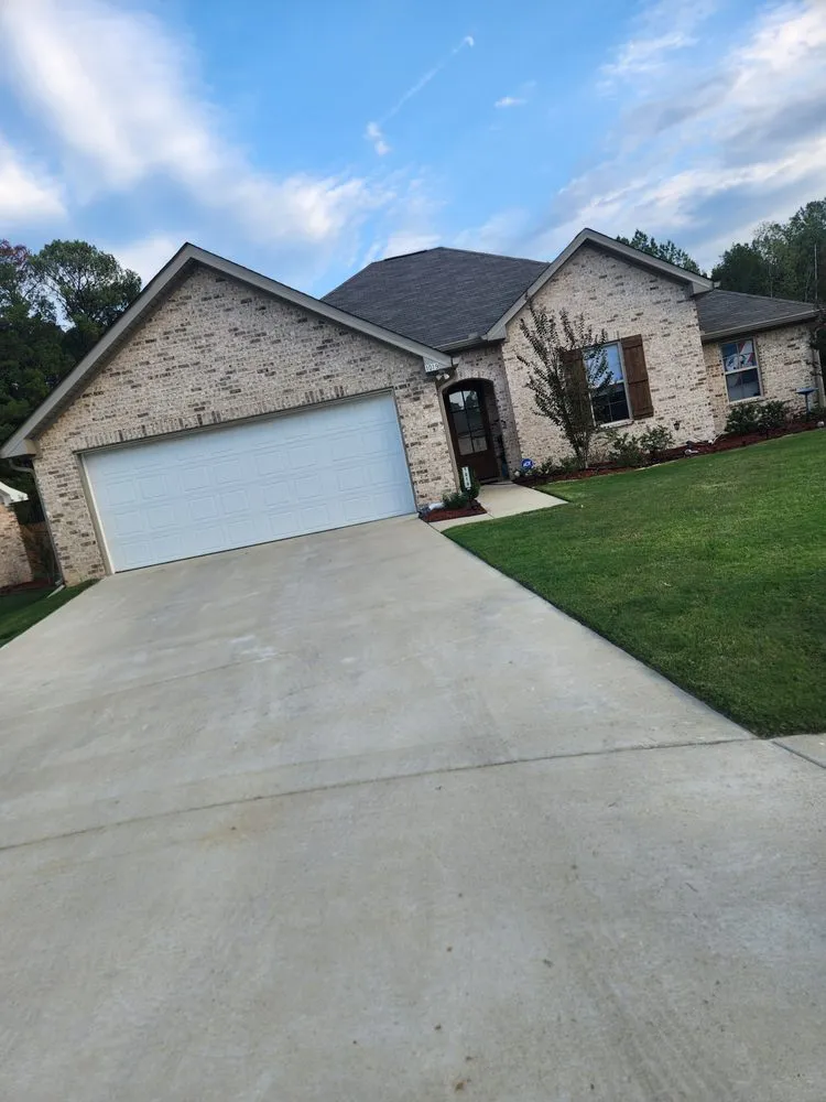 Trusted yard cleanup service with custom design in Morton, MS by Clyde's Lawncare