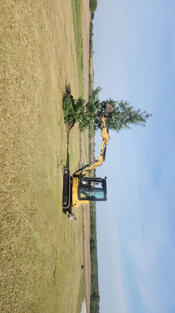 Top-rated yard maintenance experts serving Breckenridge, MO - C&M Mechanical