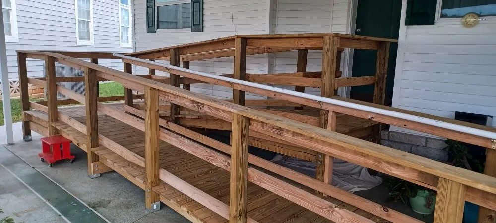 Reliable outdoor landscaping in Frostproof, FL by C&M Painting and Handyman services