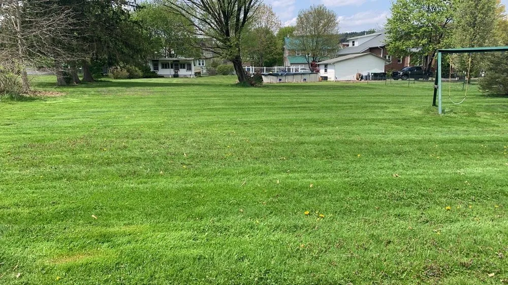 Local lawn care service experts serving Lehighton, PA - CME Finest Lawn Care & Snow Removal