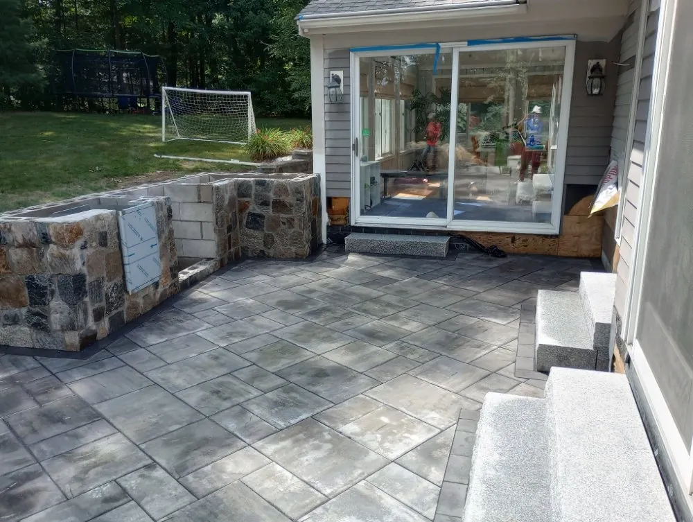 Top-rated lawn mowing service experts serving Lowell, MA - CMH Cleydson Masonry