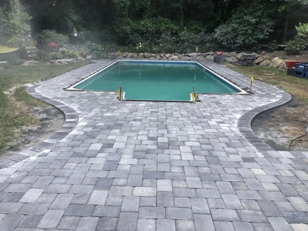 Local yard cleanup service experts serving Lowell, MA - CMH Cleydson Masonry