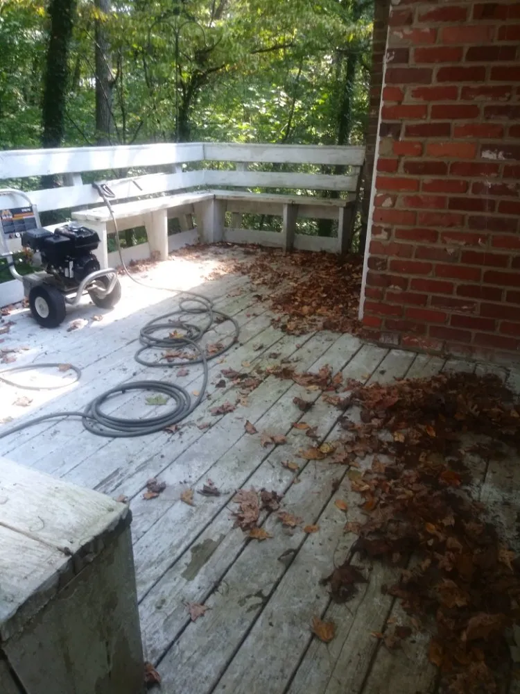 Custom lawn care service in Lenoir City, TN by CMJ Lawn Care