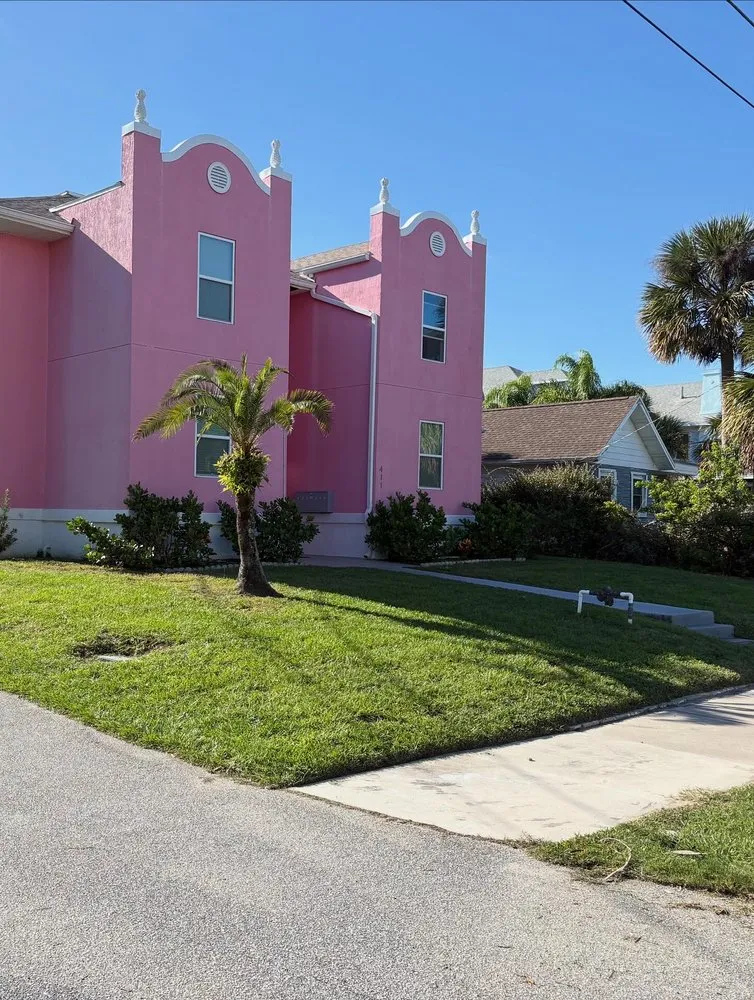 Expert lawn care service experts serving Saint Augustine, FL - CMKs Lawn Care