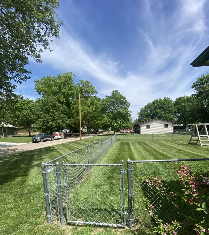 Professional lawn mowing service experts serving Manhattan, KS - CN Lawn Care