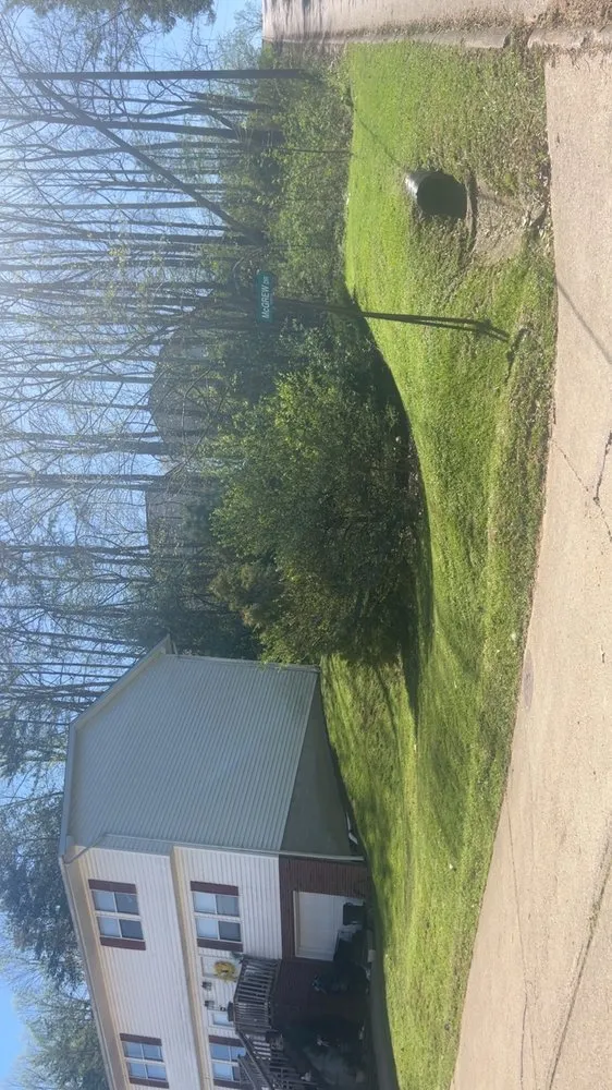 Local lawn mowing service experts serving South Charleston, WV - CNA Landscapes