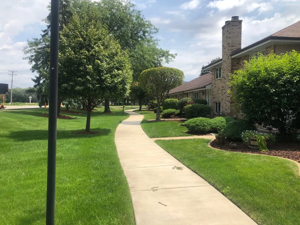 Reliable yard cleanup service near you in Frankfort, IL by CNC Lawn Care