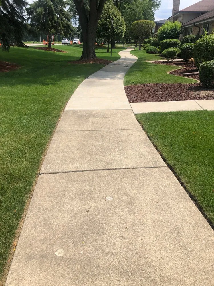 Reliable landscape design experts serving Frankfort, IL - CNC Lawn Care