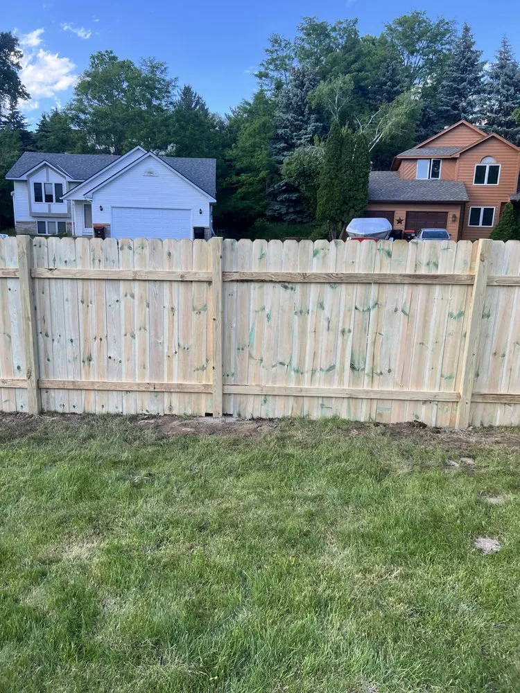 Local yard maintenance for year-round maintenance in Jackson, MS by CNH Construction