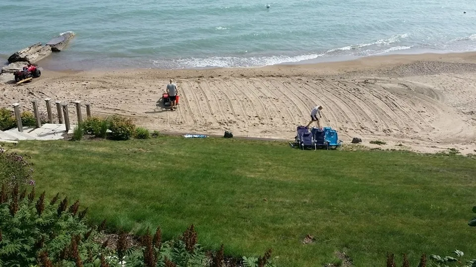 Local outdoor landscaping experts serving Gurnee, IL - CNM Development and Beach Comber