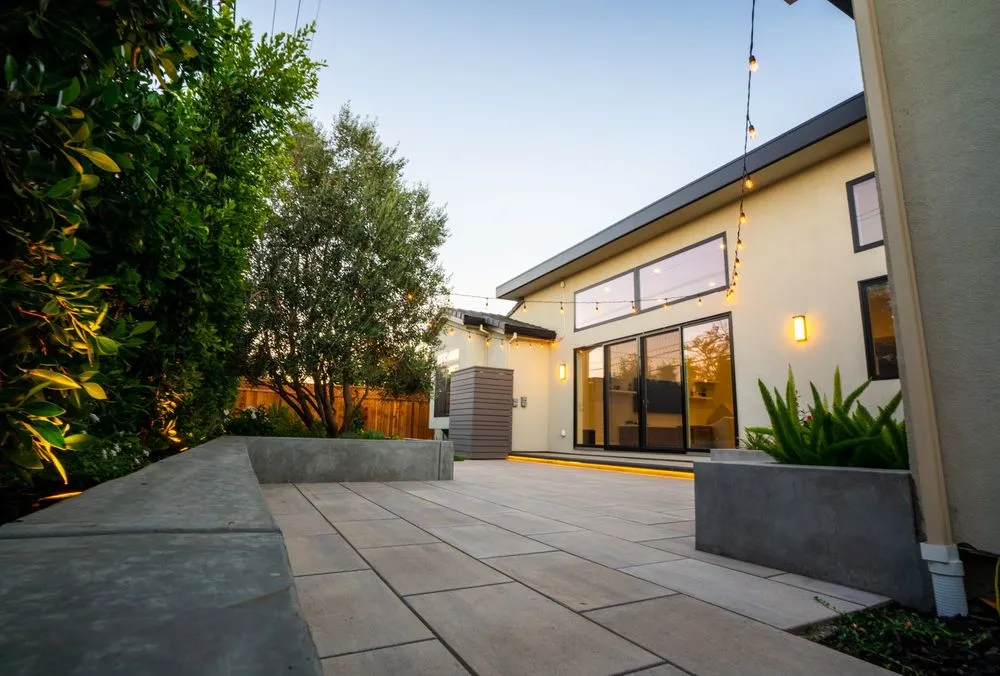 Top-rated lawn care service near you across Laguna Beach, CA - Coast Outdoor Living