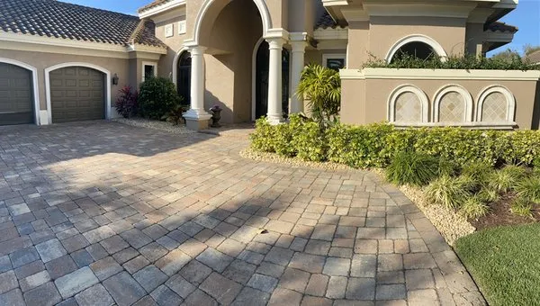 Coastal Cuts Landscape & Design Logo