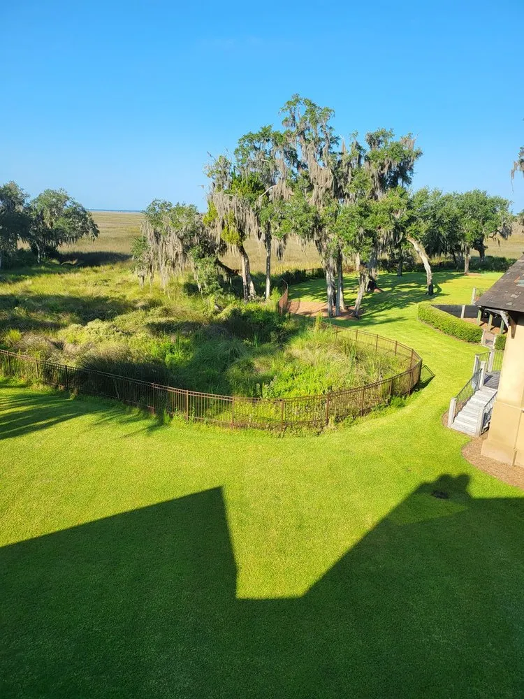 Affordable yard maintenance for year-round maintenance across Brunswick, GA - Coastal Islandscapes