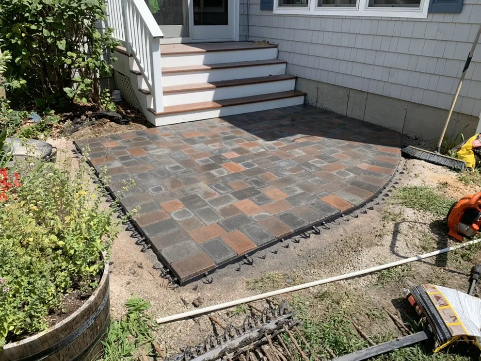 Custom garden landscaping for beautiful yards across North Stonington, CT - Coastal Landscapes