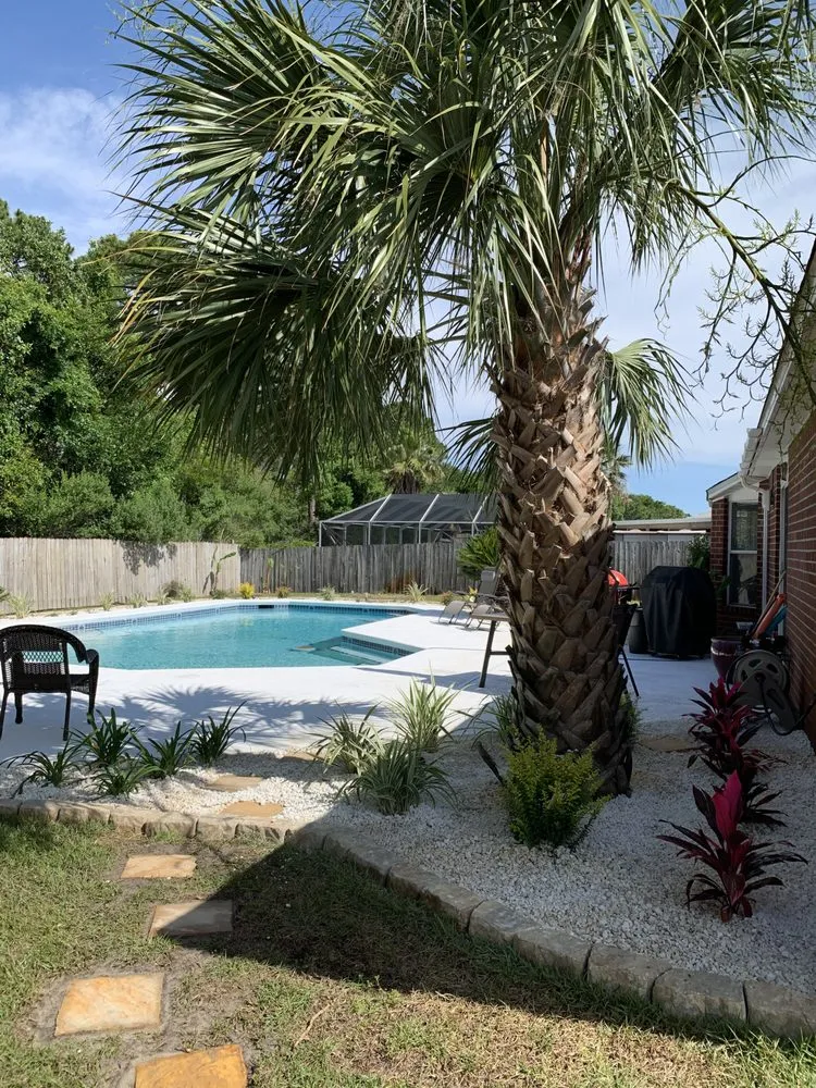 Reliable garden landscaping in Navarre, FL by Coastal Lawn and Landscaping