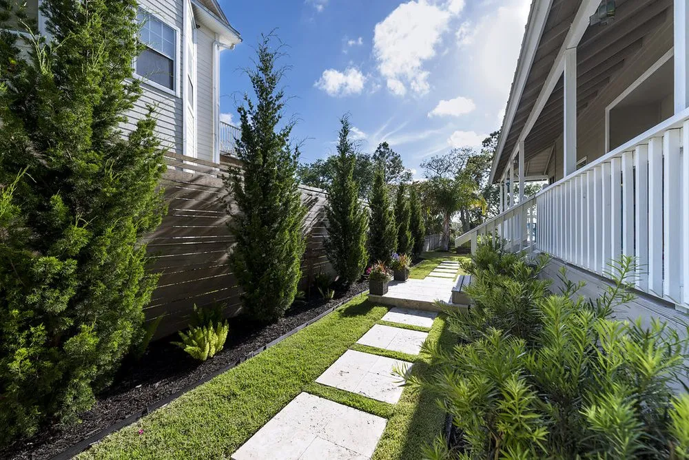 Local lawn mowing service experts serving Saint Johns, FL - Coastal Oak Landscape
