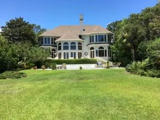 Professional lawn care service experts serving Saint Helena Island, SC - Coastal Organic Lawn Service