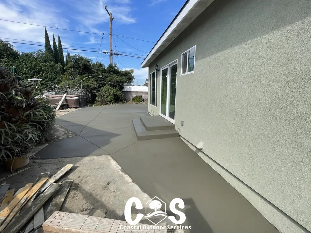 Local lawn mowing service experts serving Huntington Beach, CA - Coastal Outdoor Services