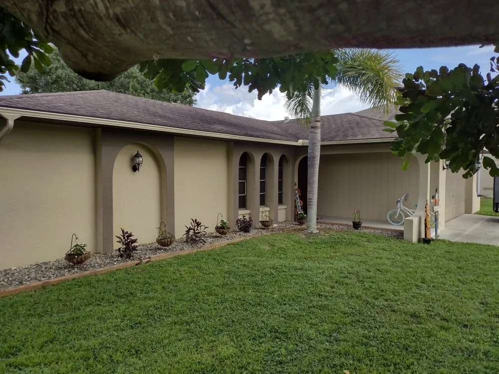 Custom lawn care service in Cape Coral, FL - Coastal Outdoors