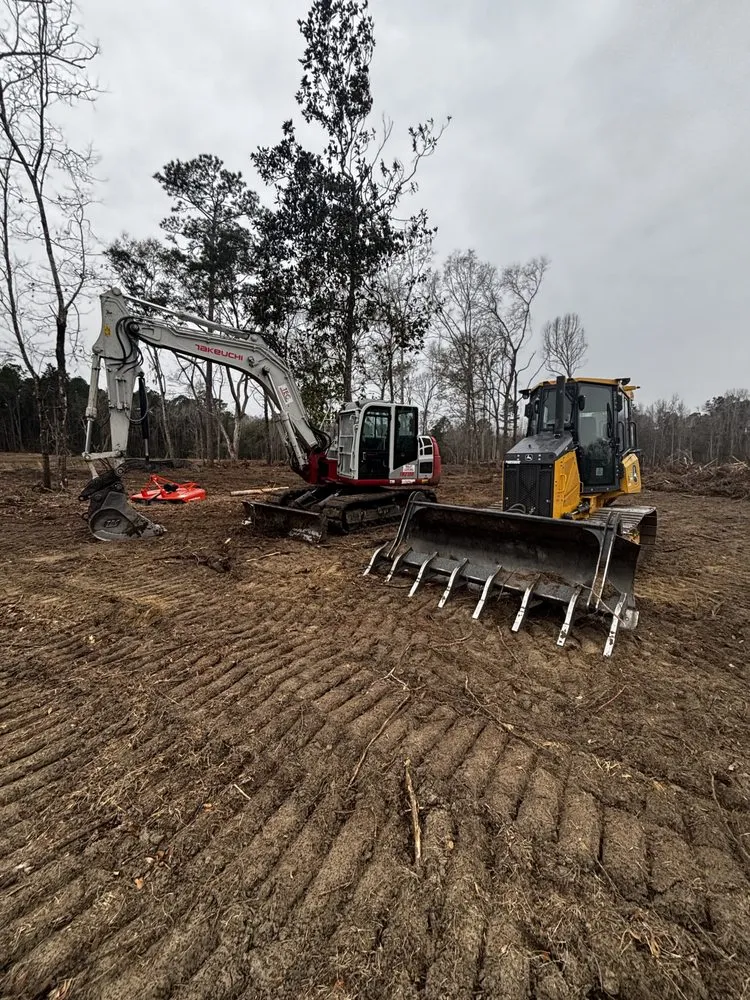 Professional lawn mowing service experts serving Mount Pleasant, SC - Coastal Tide Land Management