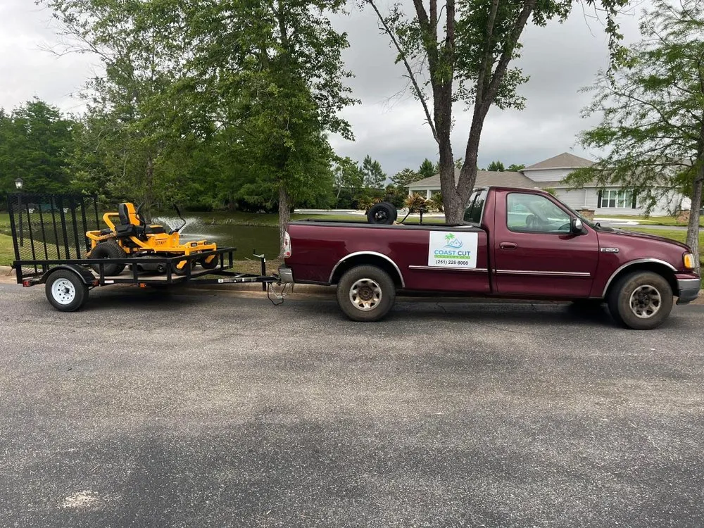 Local yard cleanup service experts serving Foley, AL - CoastCut Landscaping