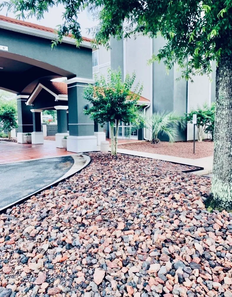 Affordable outdoor landscaping in Daphne, AL - Coastline Landscaping