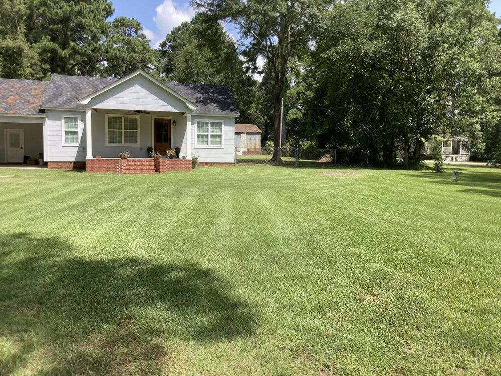 Custom yard cleanup service in West Monroe, LA - Coats Lawn Service
