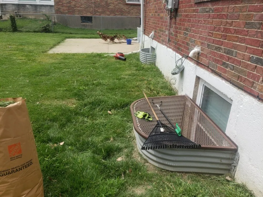 Trusted lawn mowing service experts serving Saint Louis, MO - Cobb Lawn Care Services And More