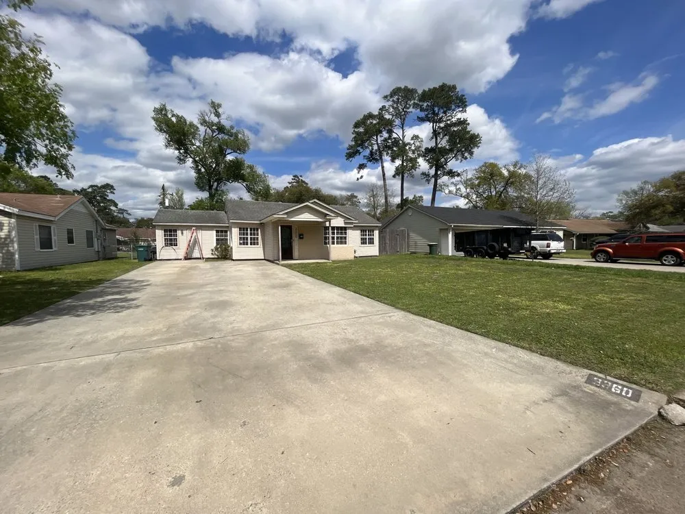 Trusted lawn care service with custom design in Beaumont, TX by Coby Cutz